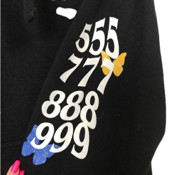 Angels With Broken Wings Hoodie Size Large - Picture 2 of 3